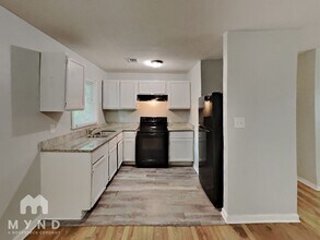 829 Bonneville Terrace NW in Atlanta, GA - Foto de edificio - Building Photo