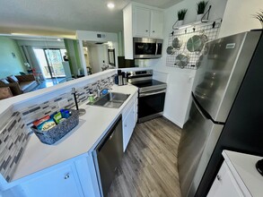 5300 E Waverly Dr, Unit N5203 in Palm Springs, CA - Building Photo - Building Photo