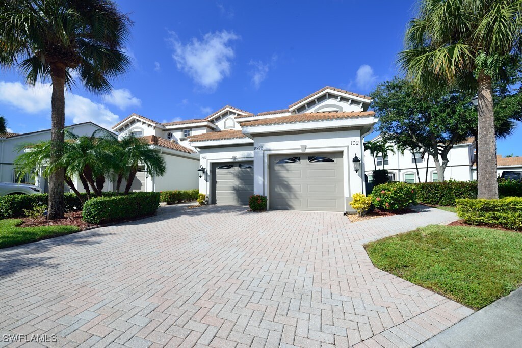 6878 Sterling Greens Ct in Naples, FL - Building Photo