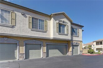 1621 Queen Victoria St in Las Vegas, NV - Building Photo - Building Photo