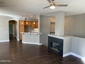 27926 Cherry Blossom Ct in Santa Clarita, CA - Building Photo - Building Photo