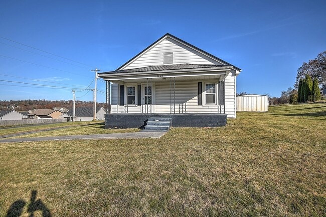 1408 W College St in Jonesborough, TN - Building Photo - Building Photo