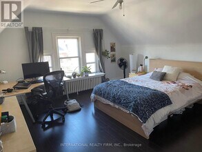 201 Madison Ave in Toronto, ON - Building Photo - Building Photo