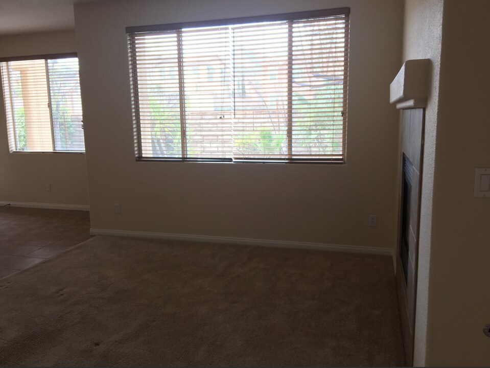 11904 Luna Del Mar Ln in Las Vegas, NV - Building Photo