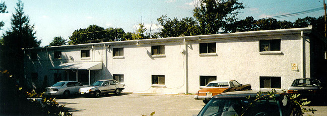 Castle Mead Apartments in Runnemede, NJ - Building Photo - Other