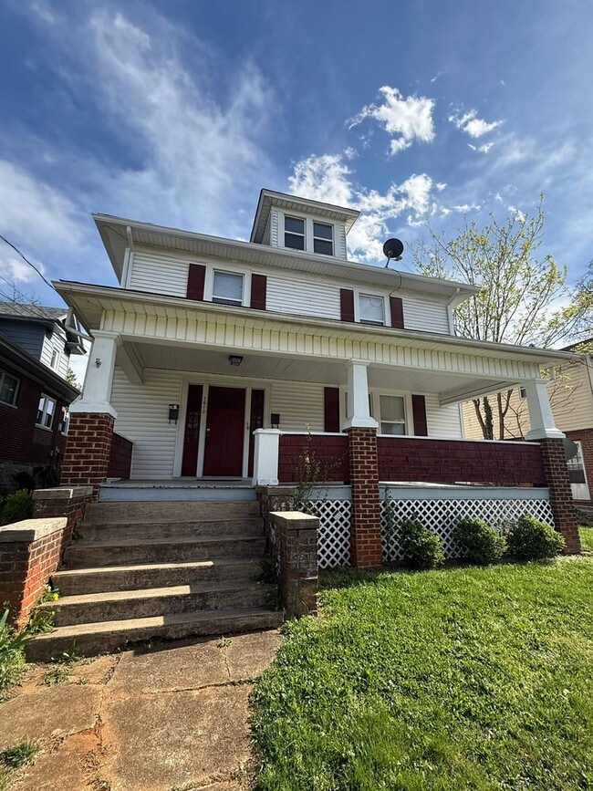 property at 1610 Hampton Ave SW