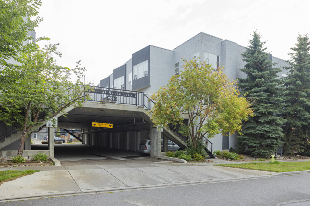 2036 35 Av SW in Calgary, AB - Building Photo