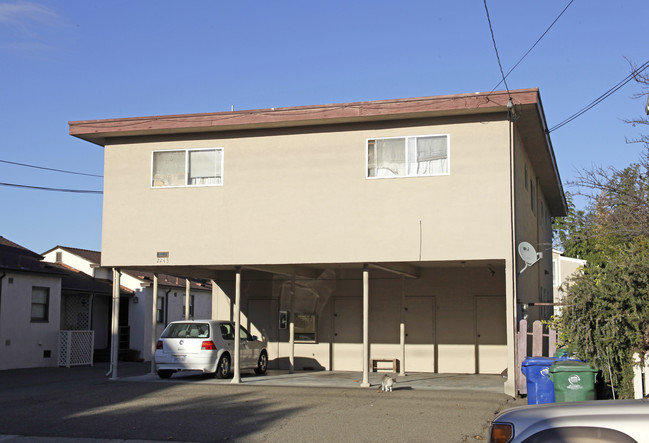 2243 Pacific Ave in Alameda, CA - Building Photo - Building Photo