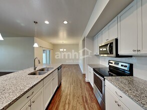 245 E Sicily Dr in Meridian, ID - Building Photo - Building Photo