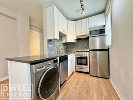 515 W Belmont Ave, Unit 3 in Chicago, IL - Building Photo