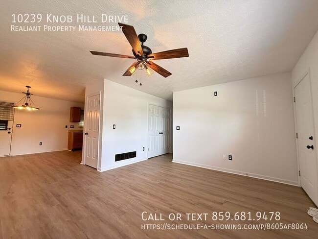 10239 Knob Hill Dr in Florence, KY - Building Photo - Building Photo