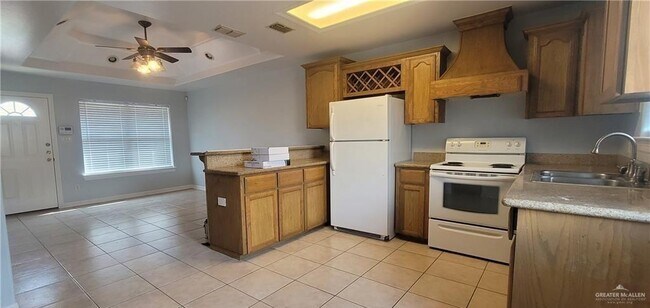 2204 N Dahlia St in Pharr, TX - Building Photo - Building Photo