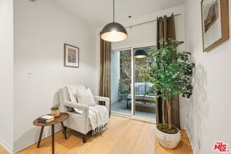 11737 Darlington Ave in Los Angeles, CA - Building Photo - Building Photo