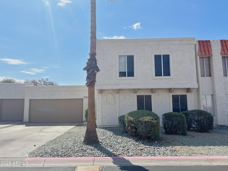 16029 N 25th Dr in Phoenix, AZ - Building Photo