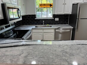 883 Wax Myrtle Ln in Houston, TX - Building Photo - Building Photo