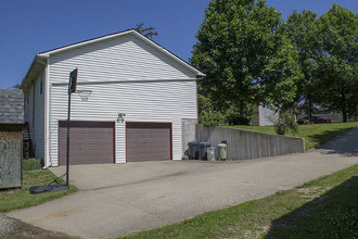 2267 S Alamos Pl in Columbia, MO - Building Photo - Building Photo