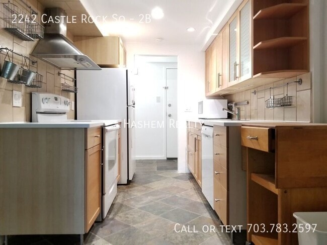 2242 Castle Rock Square in Reston, VA - Building Photo - Building Photo