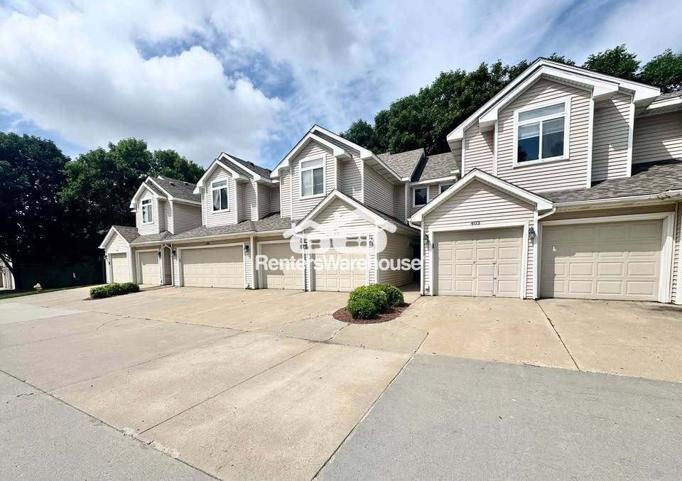 6800 Ashworth Rd in West Des Moines, IA - Building Photo