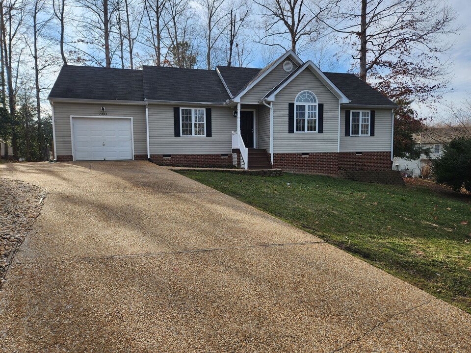 7806 Winding Ash Ct in Chesterfield, VA - Building Photo