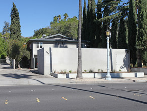 685 E Washington Blvd in Pasadena, CA - Building Photo - Building Photo