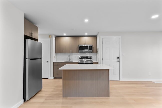 119 Wilbur Ave, Unit 1