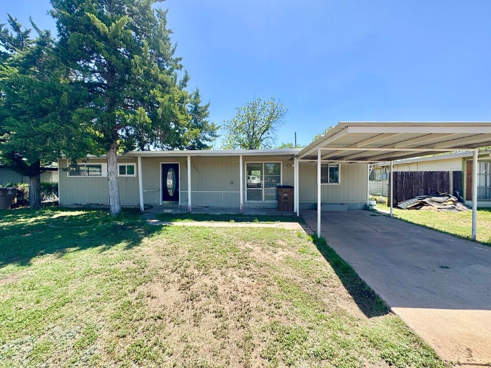 2327 Wilson St in San Angelo, TX - Building Photo