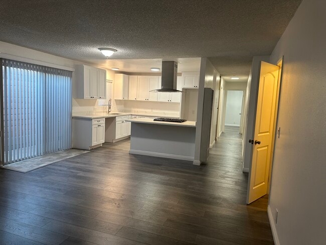 244 S 10th St in Montebello, CA - Building Photo - Building Photo