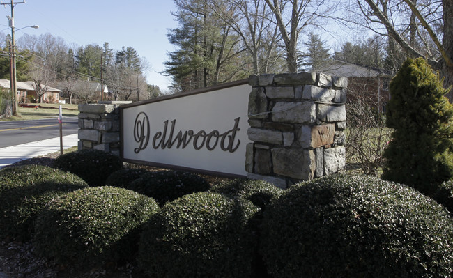 Dellwood in Hendersonville, NC - Building Photo - Building Photo