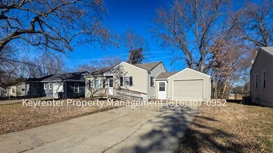 10712 E 27th Terrace S in Independence, MO - Building Photo - Building Photo