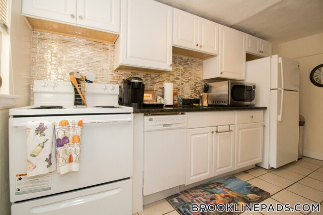 79 Chestnut St in Brookline, MA - Building Photo - Building Photo