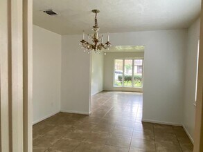 10126 Trade Winds Dr in Houston, TX - Building Photo - Building Photo