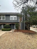 2800 Keller Springs Rd in Carrollton, TX - Building Photo