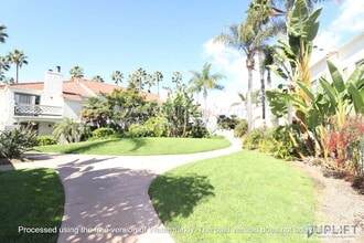 9356 Twin Trails Dr in San Diego, CA - Building Photo - Building Photo