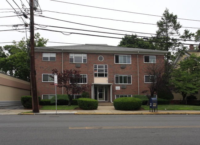 1033 Massachusetts Ave in Arlington, MA - Building Photo - Building Photo