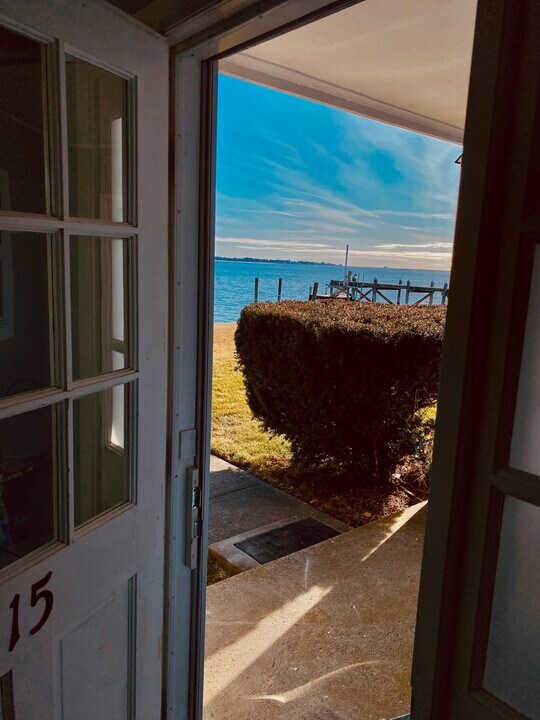17 Hancox St-Unit -15 in Stonington, CT - Building Photo