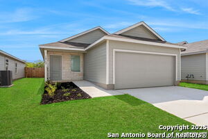 10762 Twyla Rd in San Antonio, TX - Building Photo