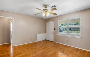 128 Mt Vernon Dr in Norman, OK - Building Photo - Building Photo