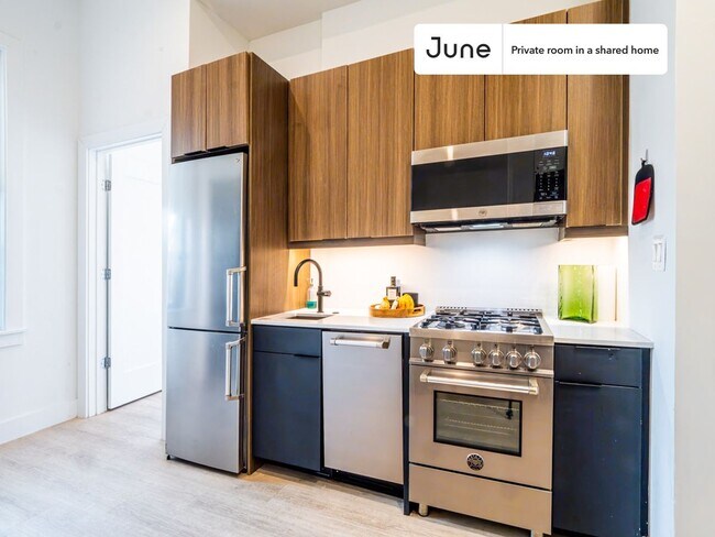 Room in Shared 2 bed/1 bath home in Washington, DC - Building Photo - Building Photo