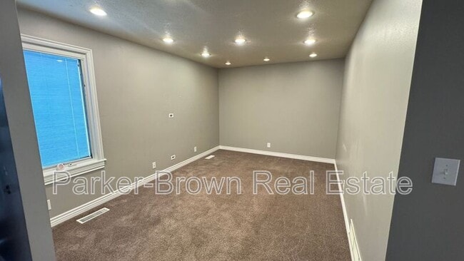 204 E 735 S in Centerville, UT - Building Photo - Building Photo