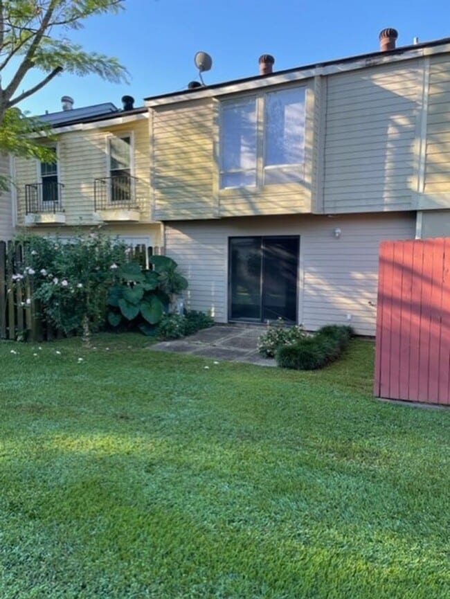 2 Morning Glory Square in Lafayette, LA - Building Photo - Building Photo