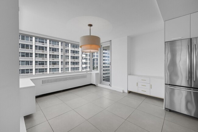 4250 N Marine Dr, Unit 1115 in Chicago, IL - Building Photo - Building Photo