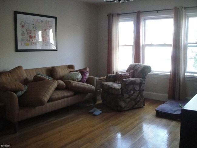 3 Edgar Terrace-Unit -# 2 in Somerville, MA - Foto de edificio - Building Photo