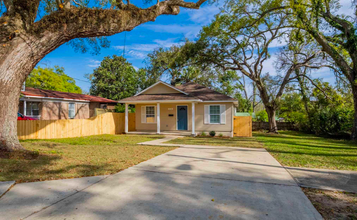 1010 W Lloyd St in Pensacola, FL - Foto de edificio - Building Photo