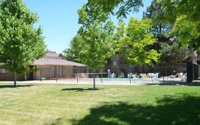 600 Manhattan Dr in Boulder, CO - Building Photo - Building Photo