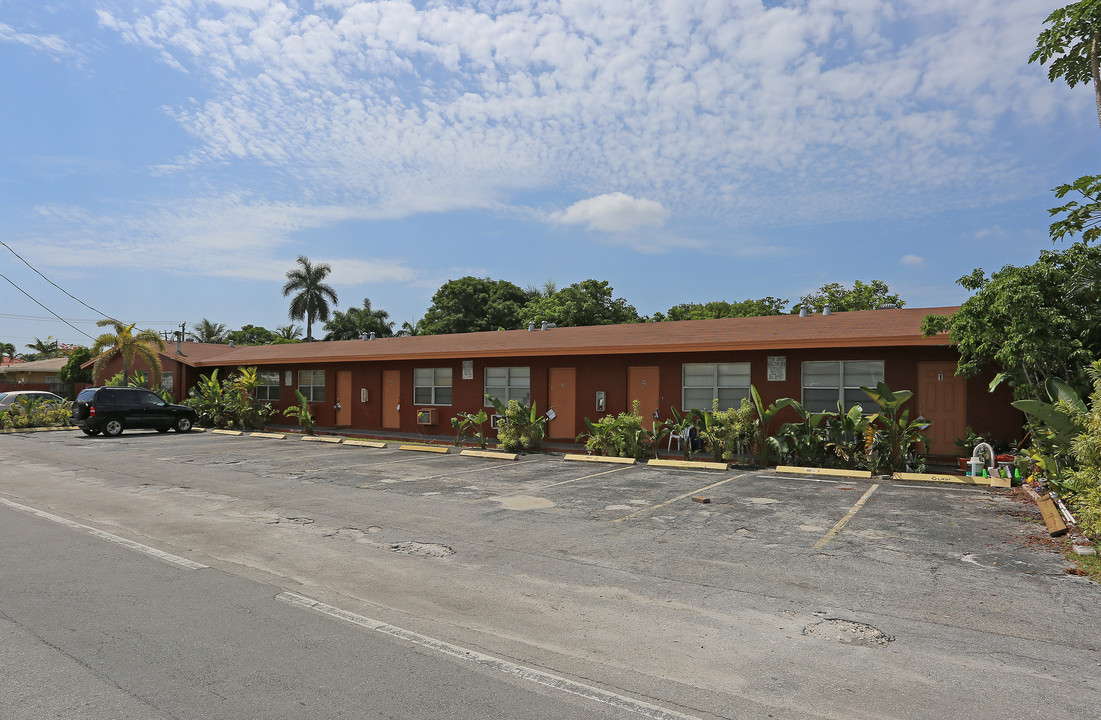 500 NE 16th St in Fort Lauderdale, FL - Building Photo