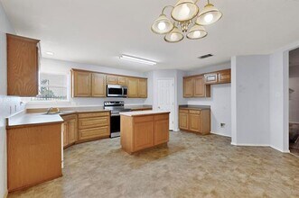 729 Ridgehill Dr in Burleson, TX - Building Photo - Building Photo