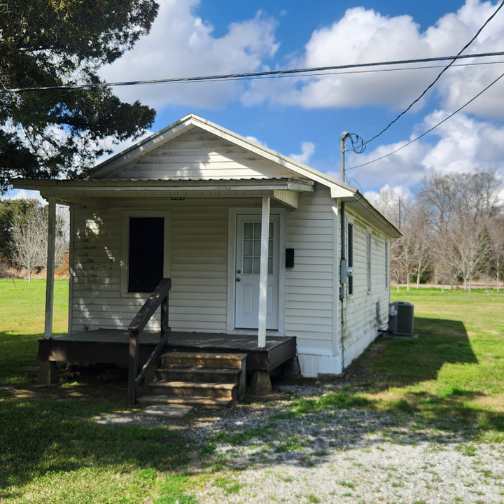 608 Brick St in Breaux Bridge, LA - Building Photo