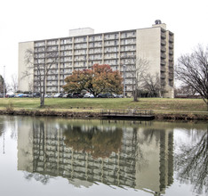 Grandview Tower Apartments in Evansville, IN - Building Photo - Building Photo