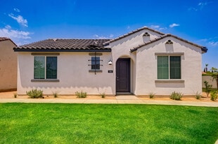 Villas Litchfield Park in Litchfield Park, AZ - Building Photo