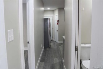 211 Winnikee Ave in Poughkeepsie, NY - Building Photo - Building Photo